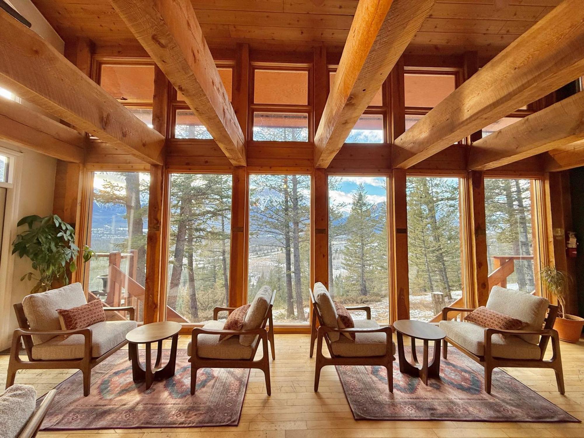Canmore Alpine Hostel - Alpine Club Of Canada المظهر الخارجي الصورة