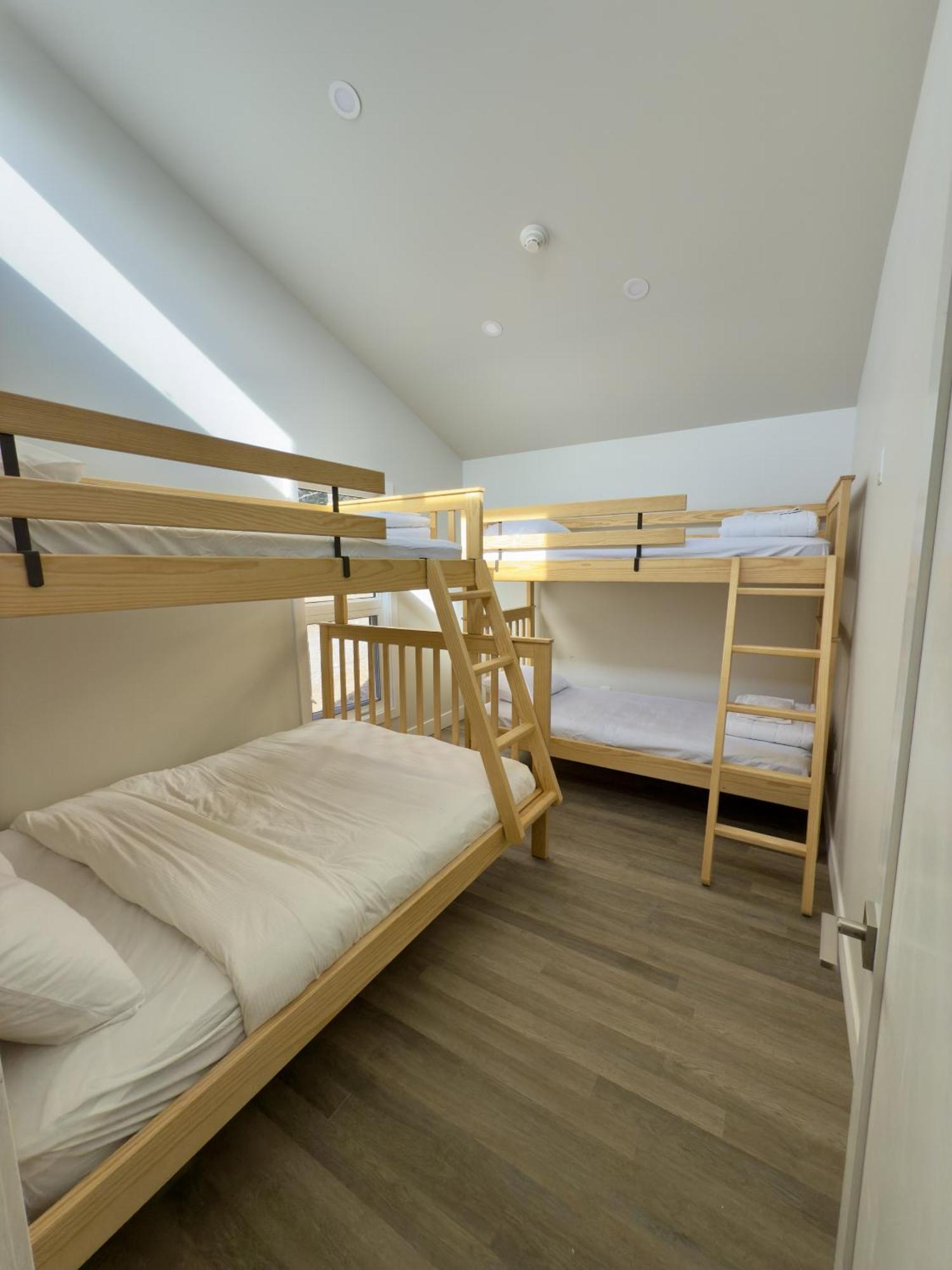 Canmore Alpine Hostel - Alpine Club Of Canada المظهر الخارجي الصورة